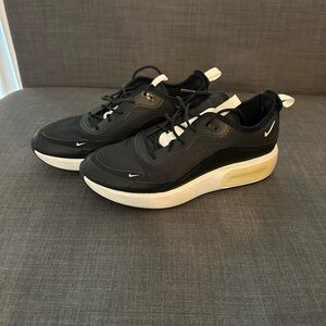 Nike Black and White Sneakers